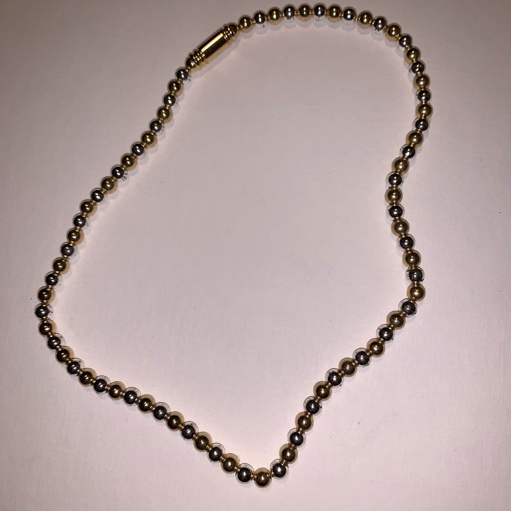 Beaded Necklace alternates silver and gold - Picture 2 of 3